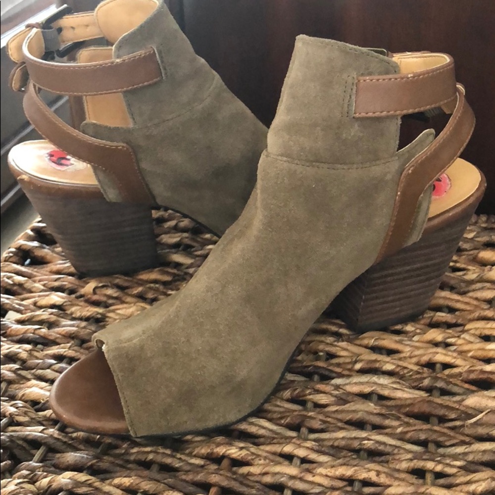 Nine West peep toe suede booties